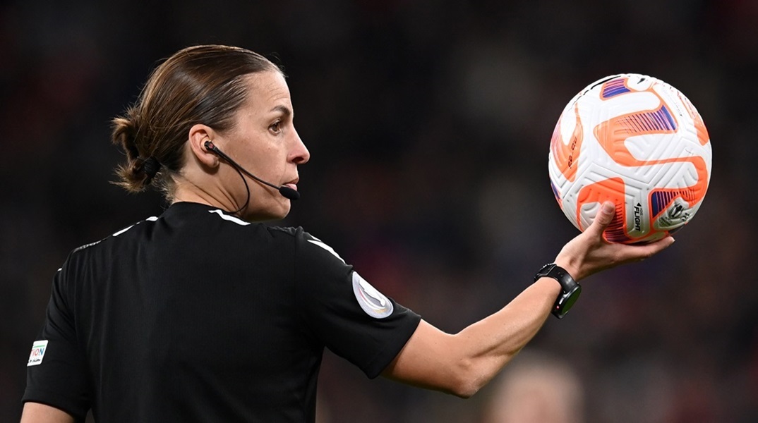 Η Στεφανί Φραπάρ έχει γράψει ιστορία στο χώρο του ποδόσφαιρου 