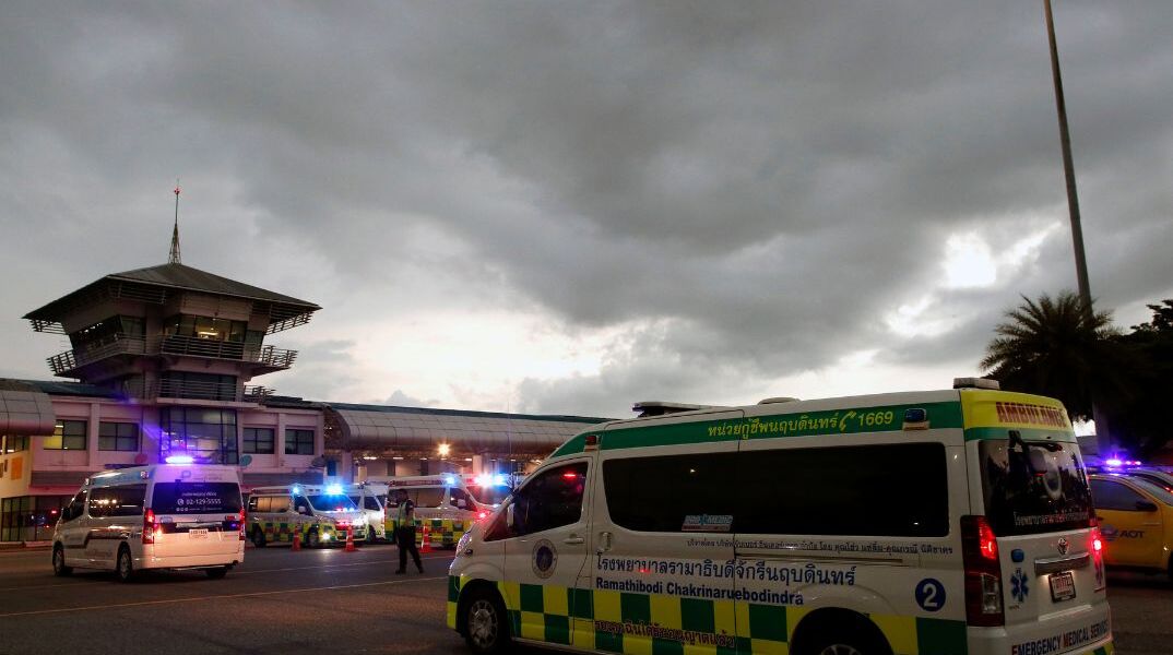 Πτήση Singapore: Επιβάτες χρειάζονται επέμβαση στην σπονδυλική στήλη