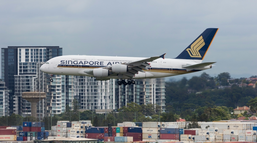 αεροπλανο προσγειωνετε