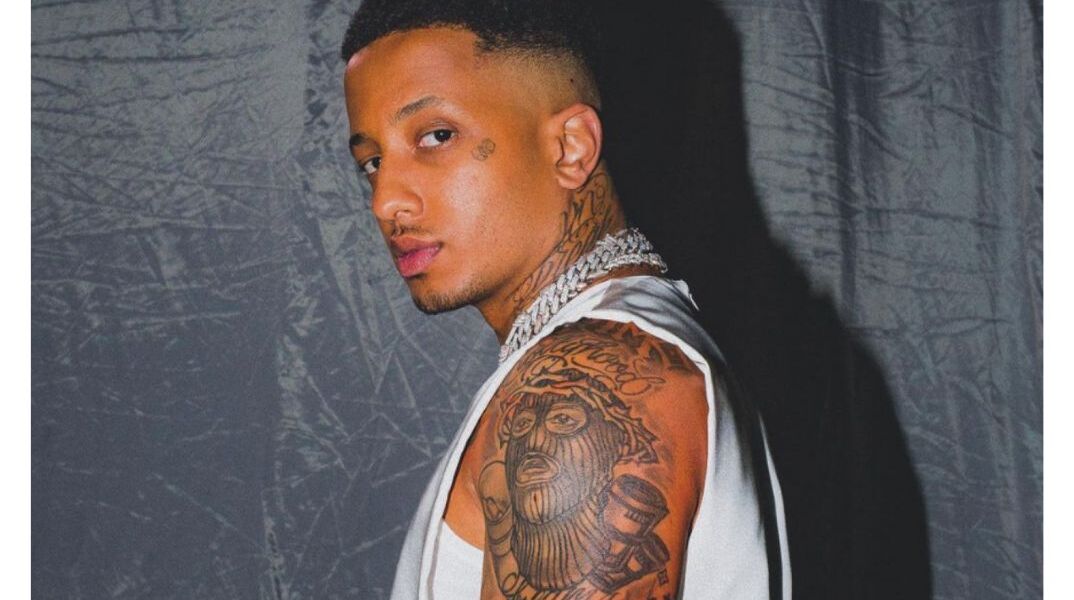 Light: Ο τράπερ σχολιάζει την τηλεόραση και τα μίντια