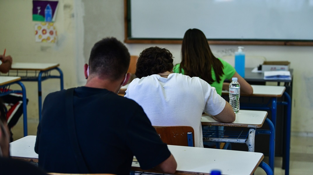 Πανελλήνιες 2024: Το πρόγραμμα και τι πρέπει να έχουν μαζί τους οι υποψήφιοι τις ημέρες των εξετάσεων