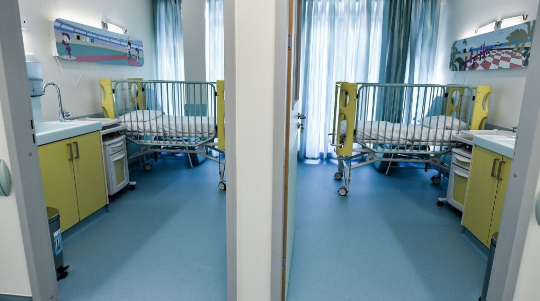 Με σοβαρά εγκαύματα δίχρονο κοριτσάκι από ανάφλεξη μπιτονιού βενζίνης