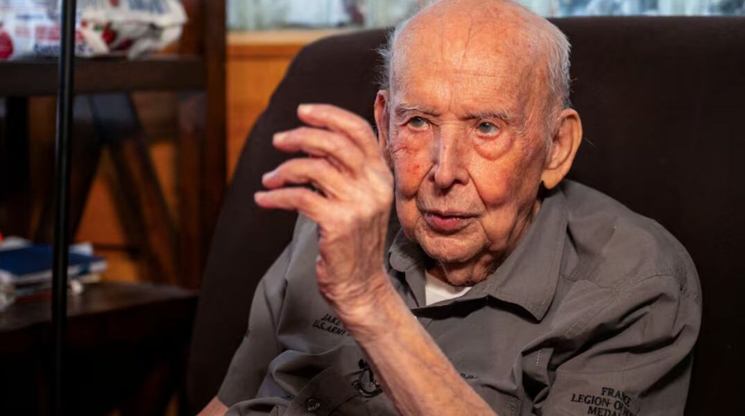 Νορμανδία: Υπεραιωνόβιος Αμερικανός βετεράνος στους εορτασμούς