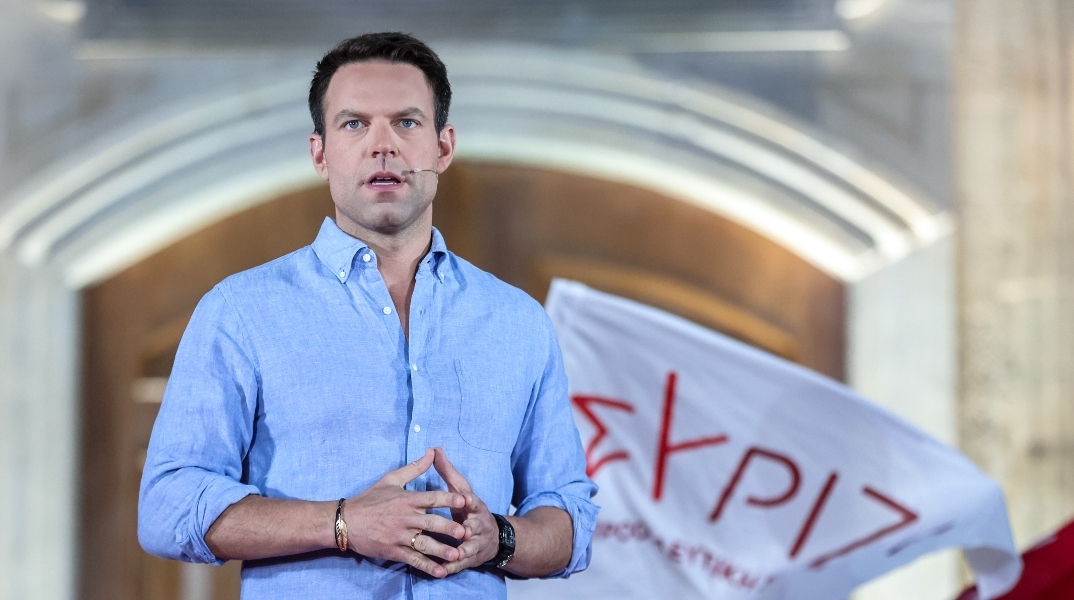 Κασσελάκης, σημαίες