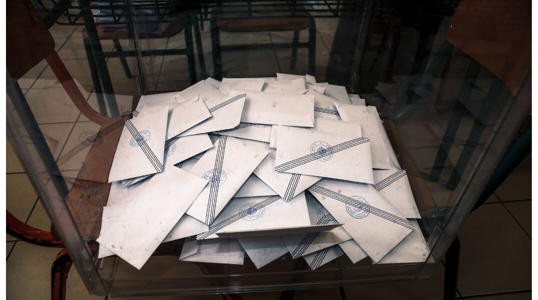 ΕΥΡΩΕΚΛΟΓΕΣ 2024 / ΣΤΙΓΜΙΟΤΥΠΑ ΑΠΟ ΤΗΝ ΨΗΦΟΦΟΡΙΑ ΣΕ ΕΚΛΟΓΙΚΟ ΤΜΗΜΑ ΤΗΣ ΛΑΡΙΣΑΣ 