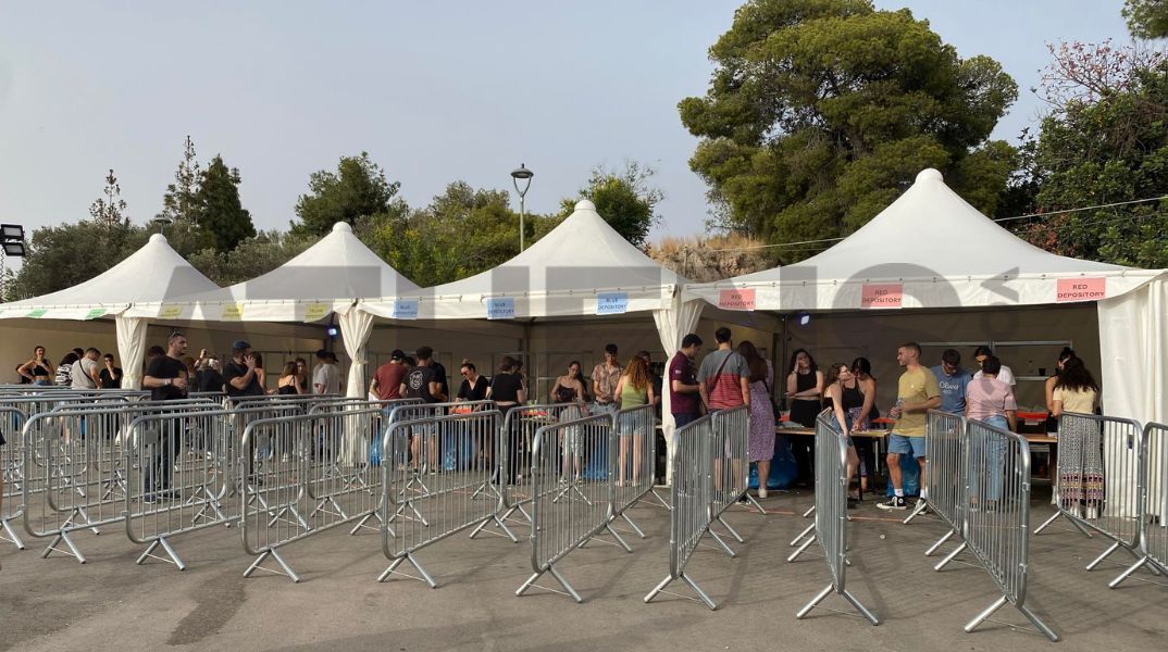 Ανταποκρίθηκε ο κόσμος στο κάλεσμα των Coldplay για το βιντεοκλίπ στο Ηρώδειο