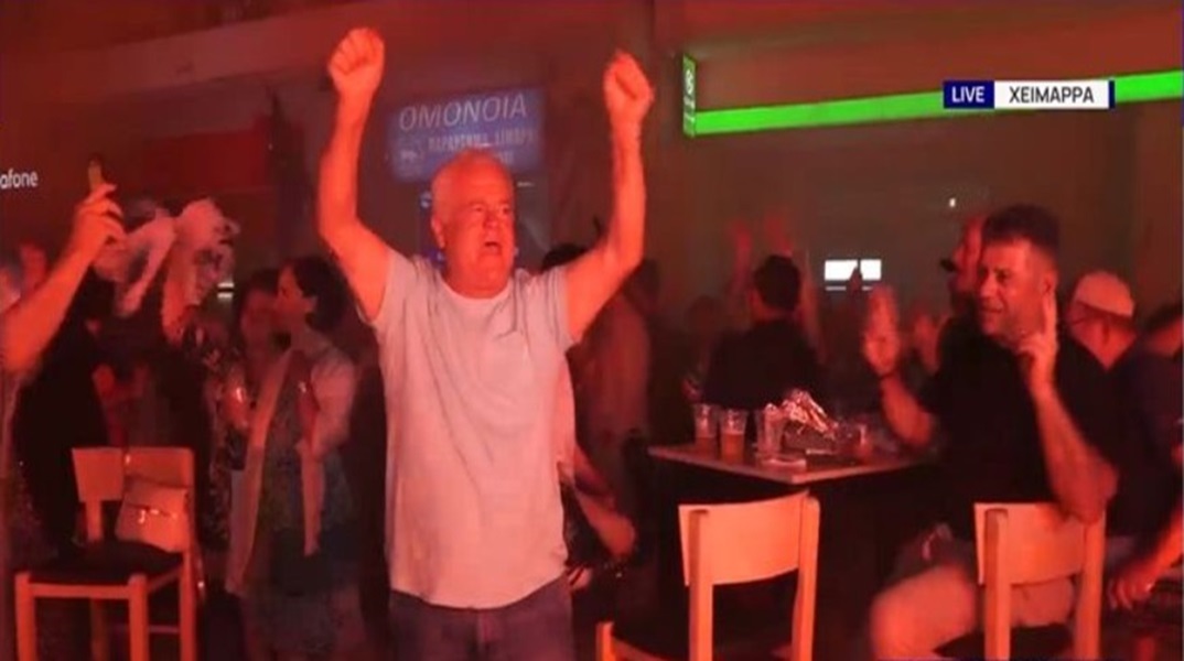Ευρωεκλογές 2024: Πανηγυρισμοί και πυροτεχνήματα στην Χειμάρρα για την εκλογή του Μπελέρη στην Ευρωβουλή