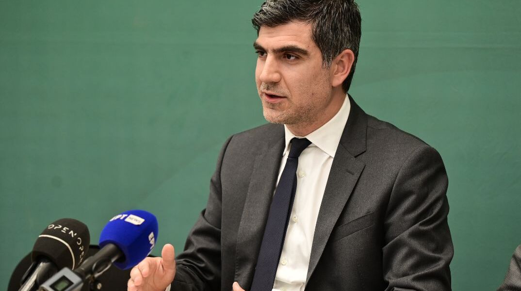 Γλαβίνας: Ναι σε συνεργασίες όχι σε συγκολλήσεις κομμάτων 