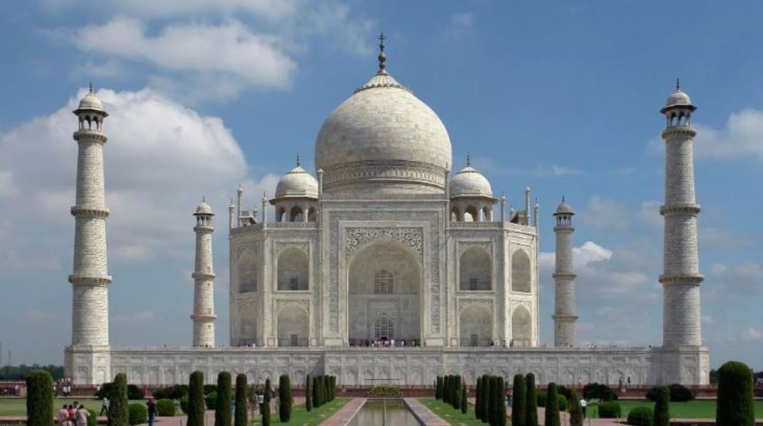 Σαν σήμερα: Η ιστορία του Ταζ Μαχάλ 