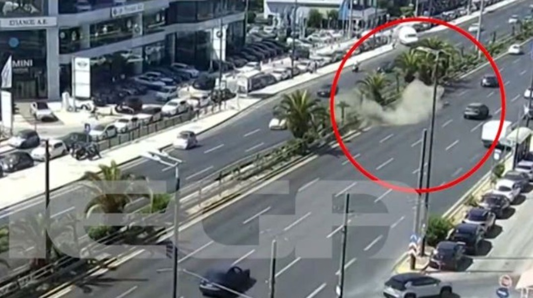 Τροχαίο ατύχημα στη Λεωφόρο Συγγρού: Βίντεο με το ΙΧ που ντελαπάρισε πέντε φορές