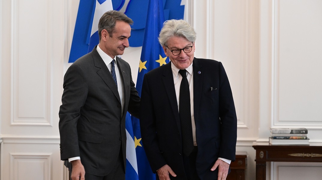 Η συνάντηση του Κυριάκου Μητσοτάκη με τον Ευρωπαίο επίτροπο Τιερί Μπρετόν 