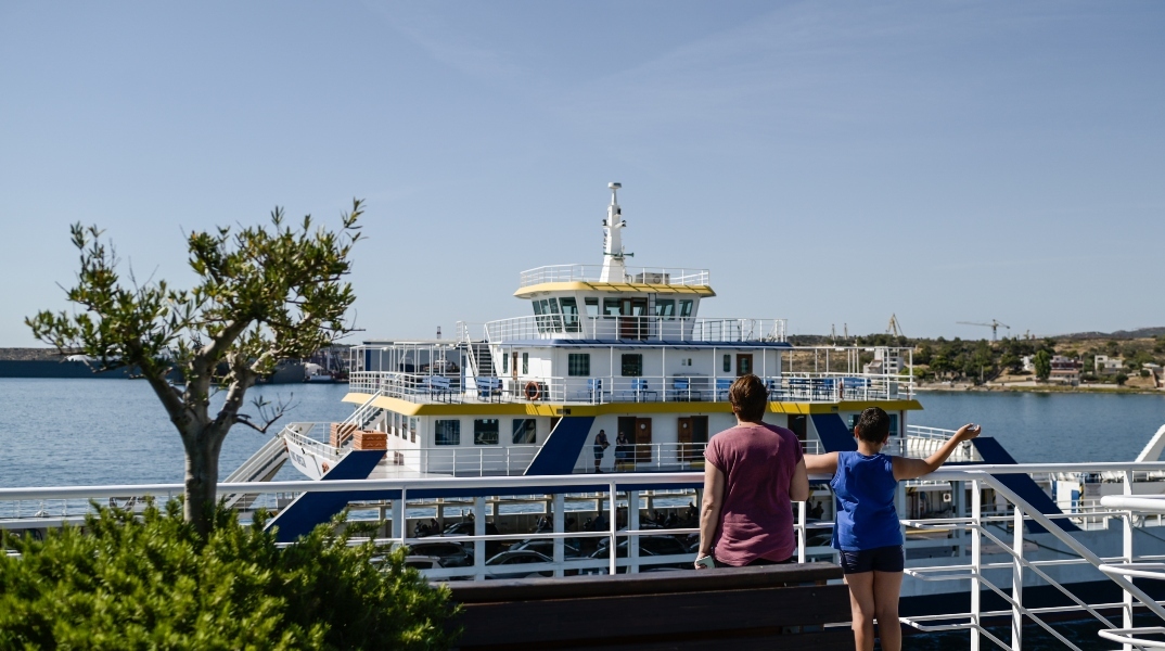 θαλασσα, ουρανος, καραβι, ανδρας, παιδι