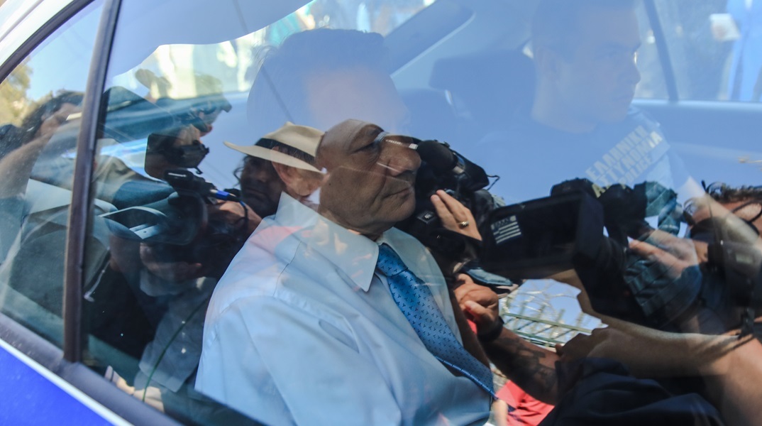 Ο Απόστολος Λύτρας μετά την απολογία του 