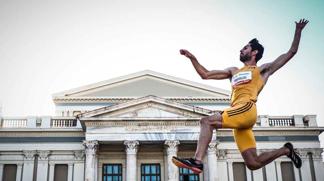 Το Piraeus Street Long Jump έφερε ξανά τον στίβο εκτός σταδίου