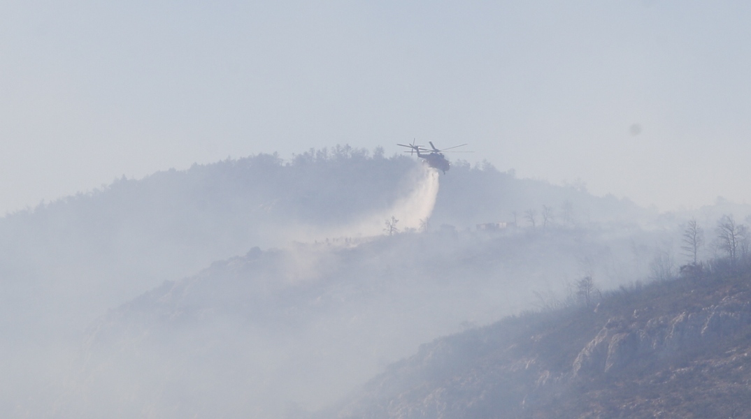 φωτια, δασος, βουνο, ελικοπτερο