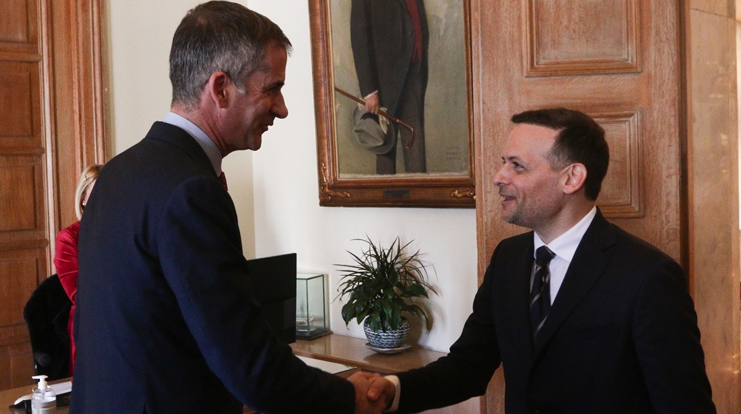 Πηγές Χάρη Δούκα: Οι παρεμβάσεις της ΝΔ και των στελεχών της, πρέπει να καταδικασθούν από το σύνολο του ΠΑΣΟΚ