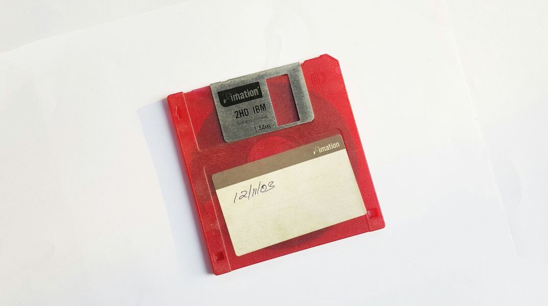 Η Ιαπωνία κηρύσσει τη νίκη στον 20ετή πόλεμο κατά της δισκέτας