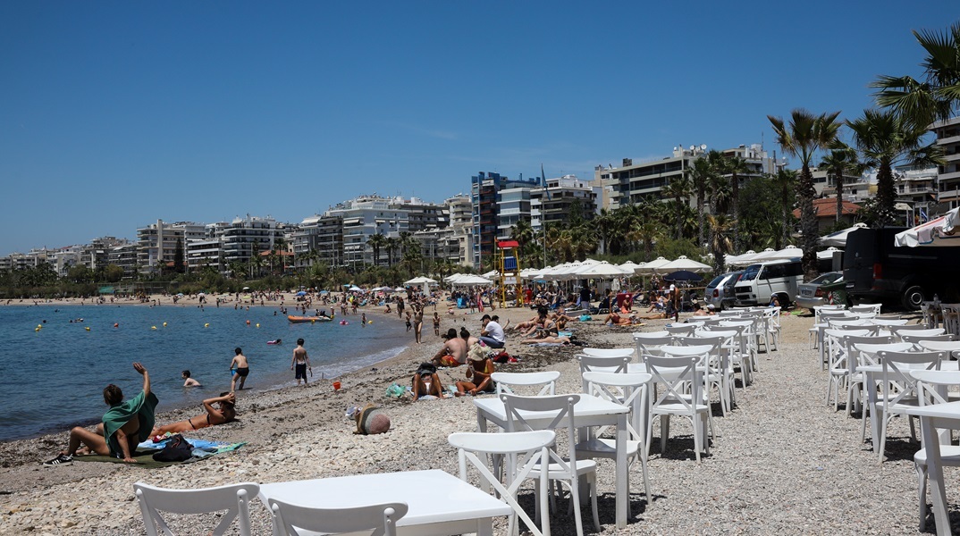 Πάνω από 1.000 καταγγελίες πολιτών για καταπάτηση σε 14 παραλίες - Πρόστιμα 350.000 ευρώ