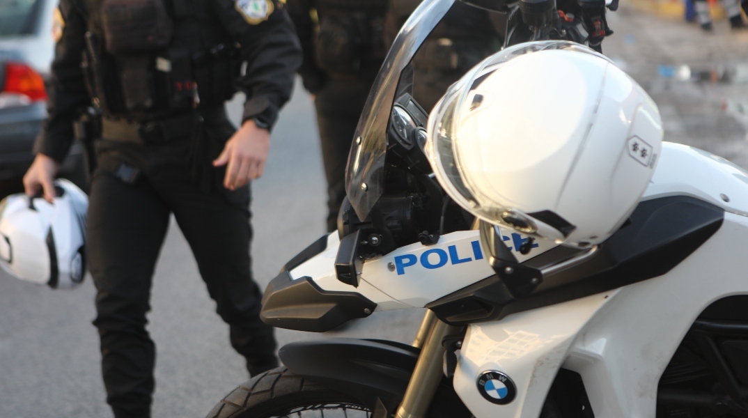 αστυνομικοι, μοτοσυκλετα, κρανος