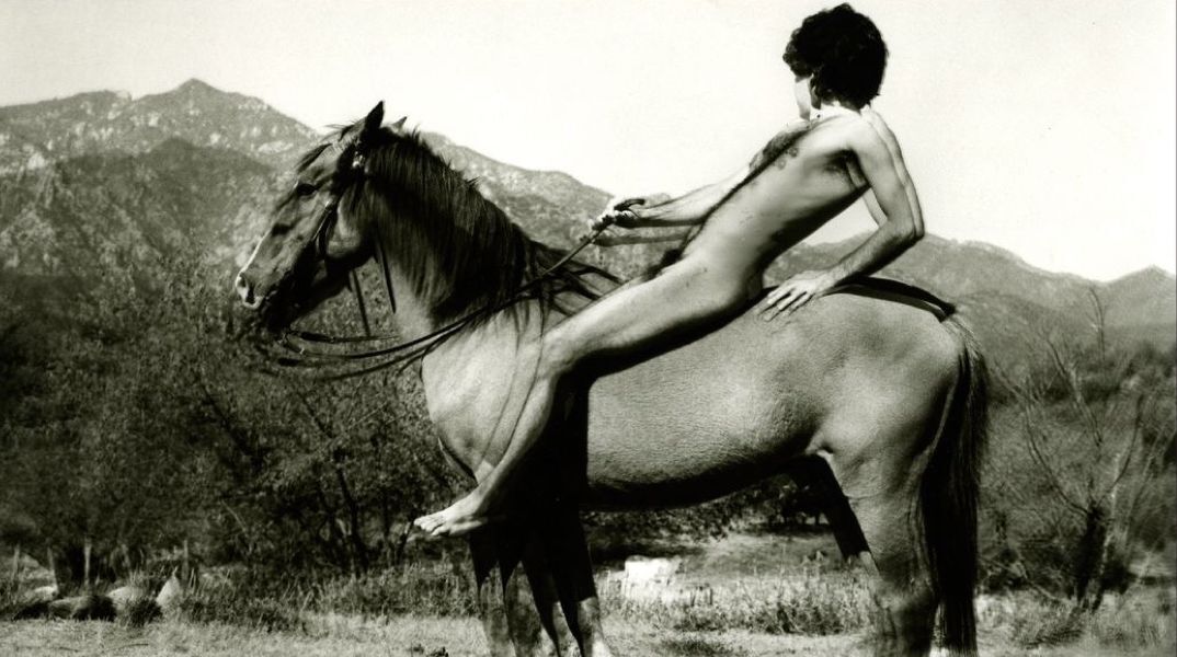 Ο Φίλιππος Τσιάρας και τα Υπερβολικά του Άλογα 