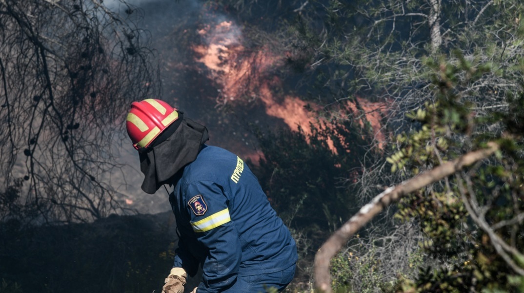 Φωτιά στην περιοχή Άνω Άκρια Ηρακλείου  - Μήνυμα του «112» στους κατοίκους