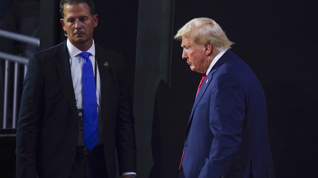 CNN: Πληροφορίες για ιρανικό σχέδιο συνωμοσίας με στόχο τη δολοφονία του Ντόναλντ Τραμπ