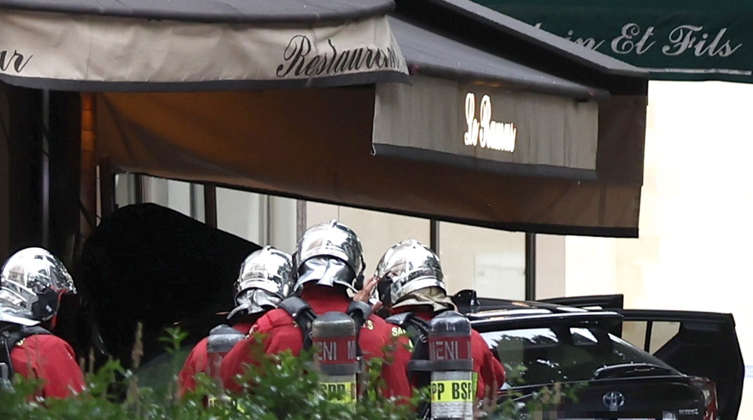 Παρίσι: Αυτοκίνητο παρέσυρε θαμώνες καφετέριας - Ένας νεκρός, δύο τραυματίες σε κρίσιμη κατάσταση