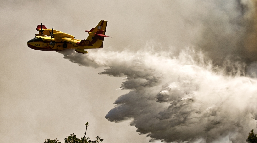 Φωτιά τώρα στη Ρόδο στην περιοχή Βρυσιά - Μήνυμα από το 112