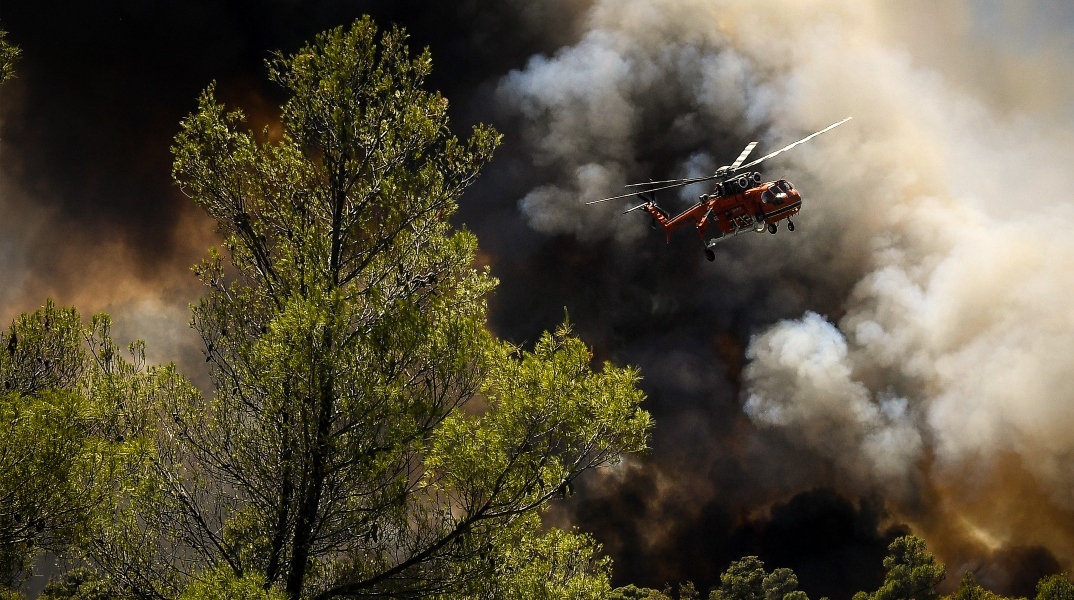 δασος, φωτια, καπνοι, ελικοπτερο
