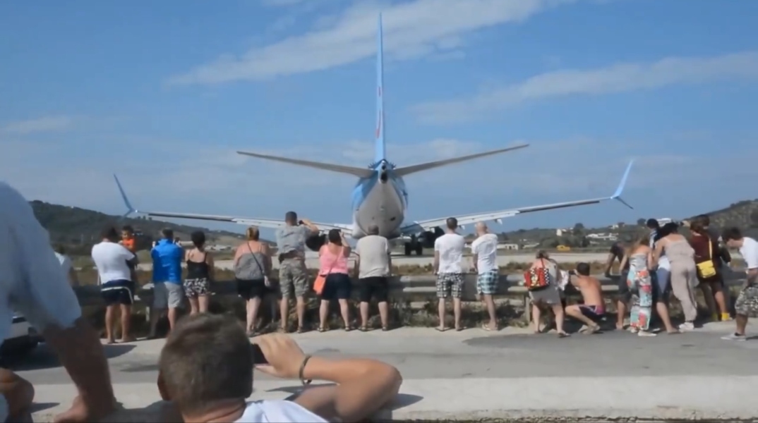 αεροπλανο, αεροδρομιο, τουριστες