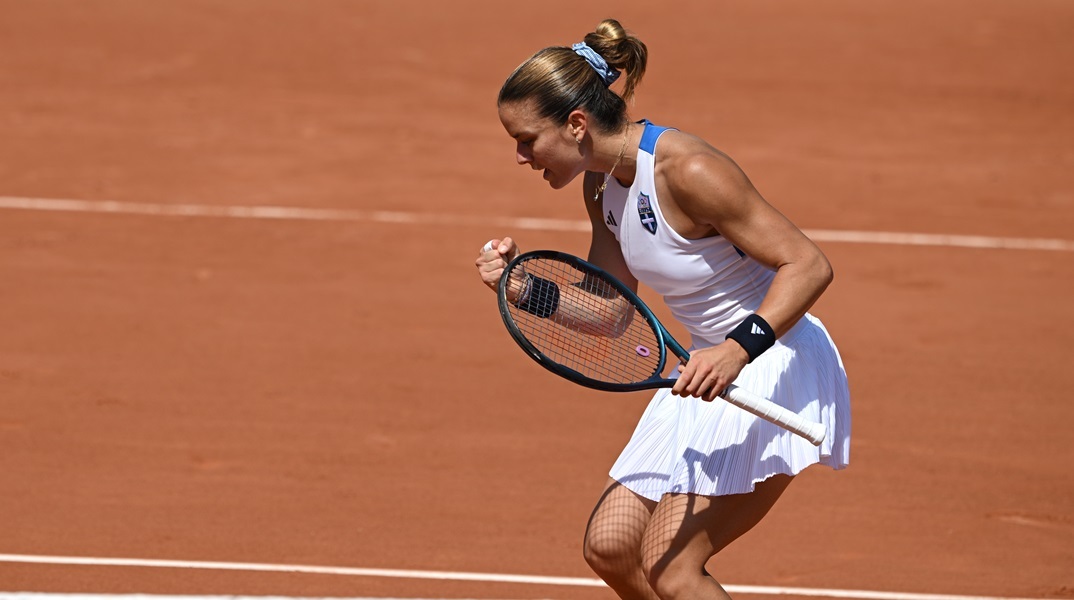 Ισοπεδωτική η Μαρία Σάκκαρη επικράτησε της Γιούε Γιουάν και προκρίθηκε στις «16»