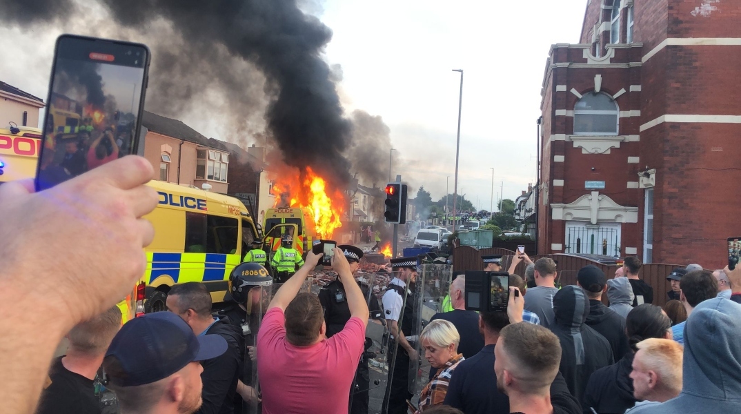 διαδηλωτες, αστυνομικοι, ταραχες, φωτιες