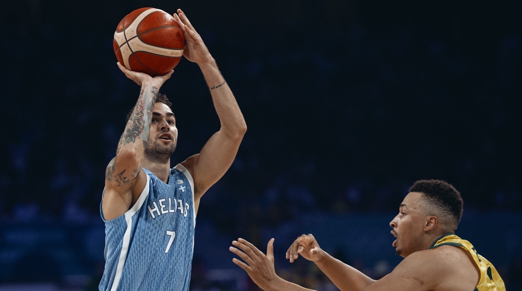 H Ελλάδα πήρε το θρίλερ με την Αυστραλία (77-71) και παρέμεινε ζωντανή για την πρόκριση