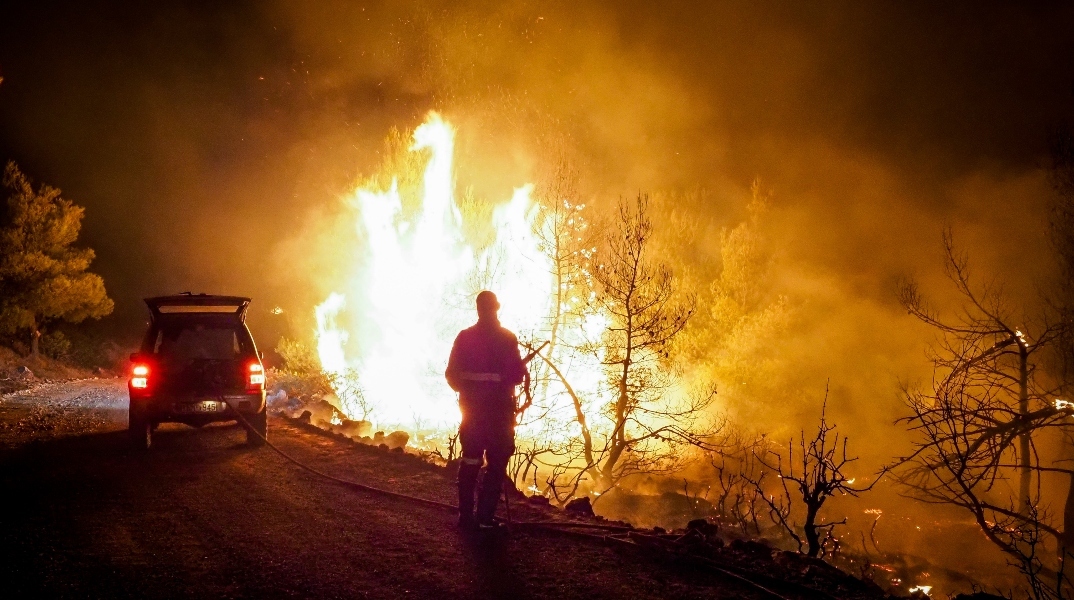 φωτια, δασος, βουνο, πυροσβεστες