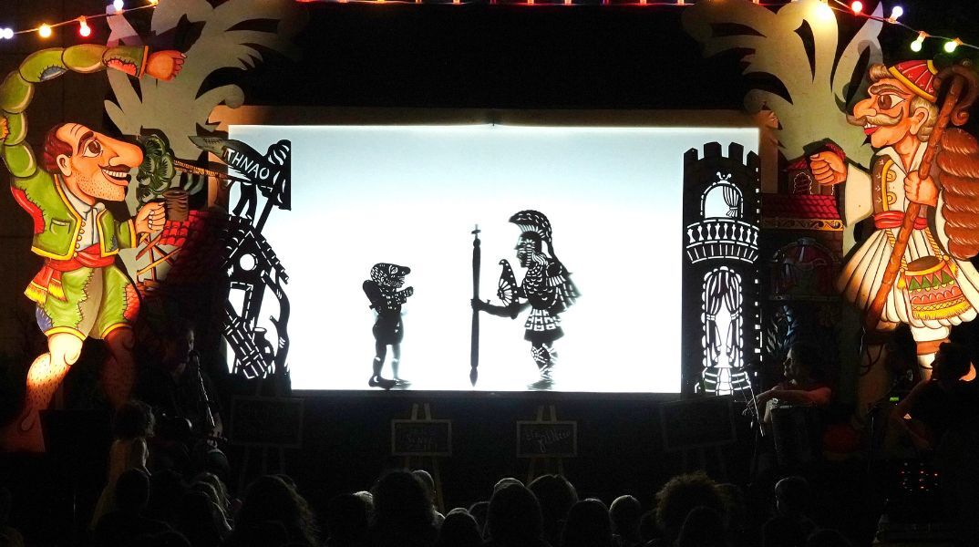 Στιγμιότυπο από παράσταση Καραγκιόζη