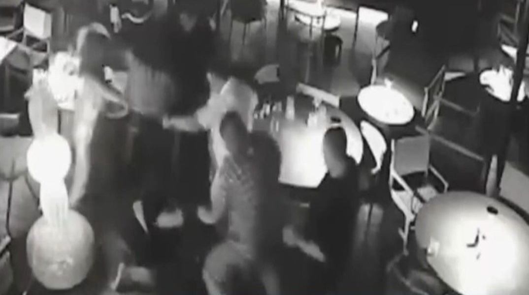 Χαλκιδική: Στην ανακρίτρια τρεις Βούλγαροι που εμπλέκονται στο αιματηρό επεισόδιο σε beach bar