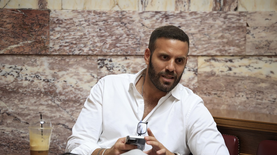 Νίκος Παππάς: Οι ευρωβουλευτές της Νέας Δημοκρατίας ζητούν την «άμεση αποπομπή» του