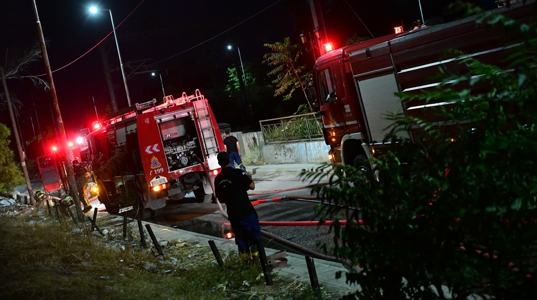 Θεσσαλονίκη: Φωτιά σε εγκαταστάσεις εταιρείας - Επιχειρούν ισχυρές δυνάμεις της Πυροσβεστικής