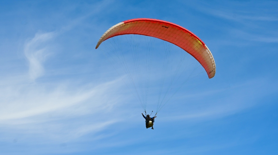 αλεξιπτωτιστης