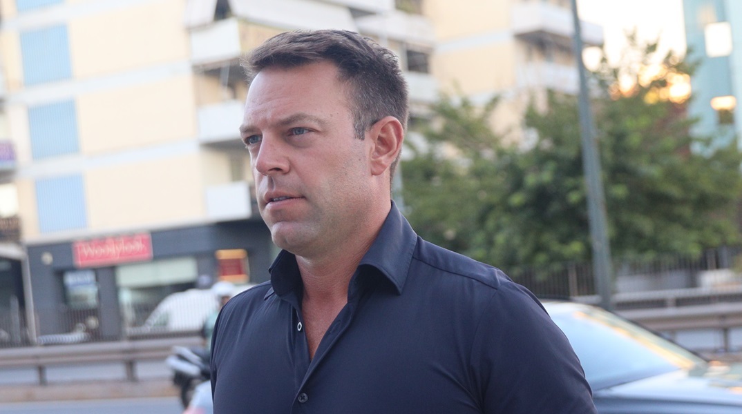 Την αποπομπή του Άδωνι Γεωργιάδη ζητά ο Στέφανος Κασσελάκης