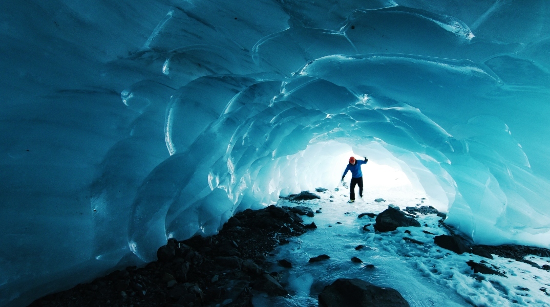 σπηλια απο παγο, ορειβατης