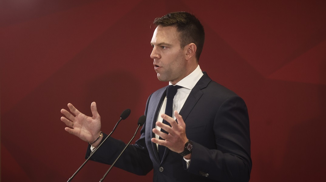 Με 17 υπέρ, 12 κατά, 4 παρών η πρόταση Κασσελάκη για νέο πρόεδρο ΚΟ