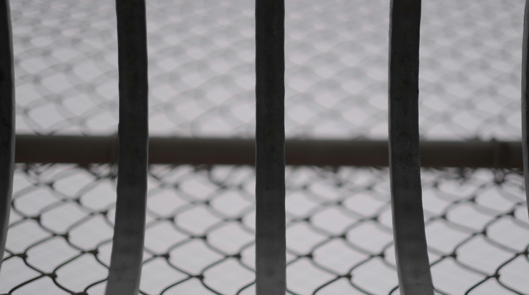 Ενδοοικογενειακή βία: Τι αλλάζει στο νομοθετικό πλαίσιο