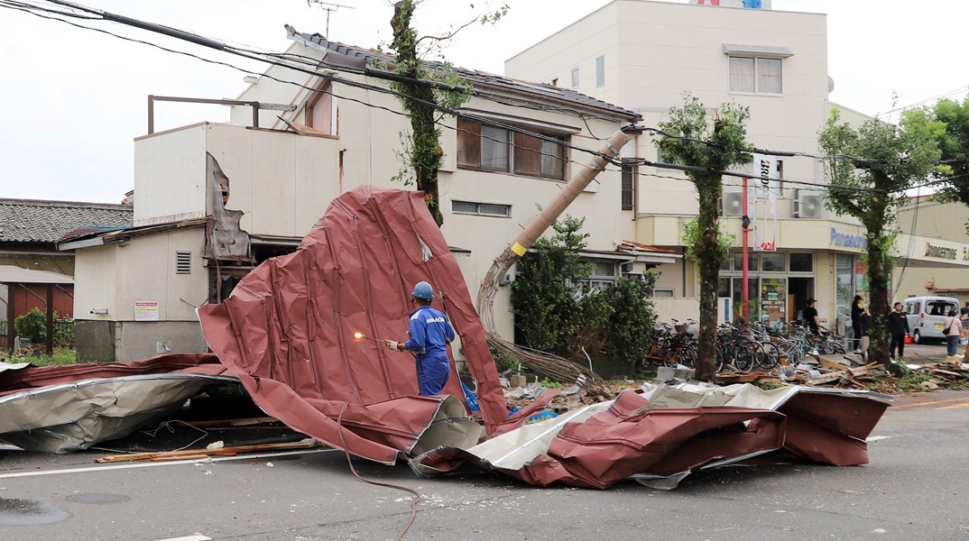 Η Ιαπωνία χτυπήθηκε από έναν από τους ισχυρότερους τυφώνες των τελευταίων δεκαετιών 