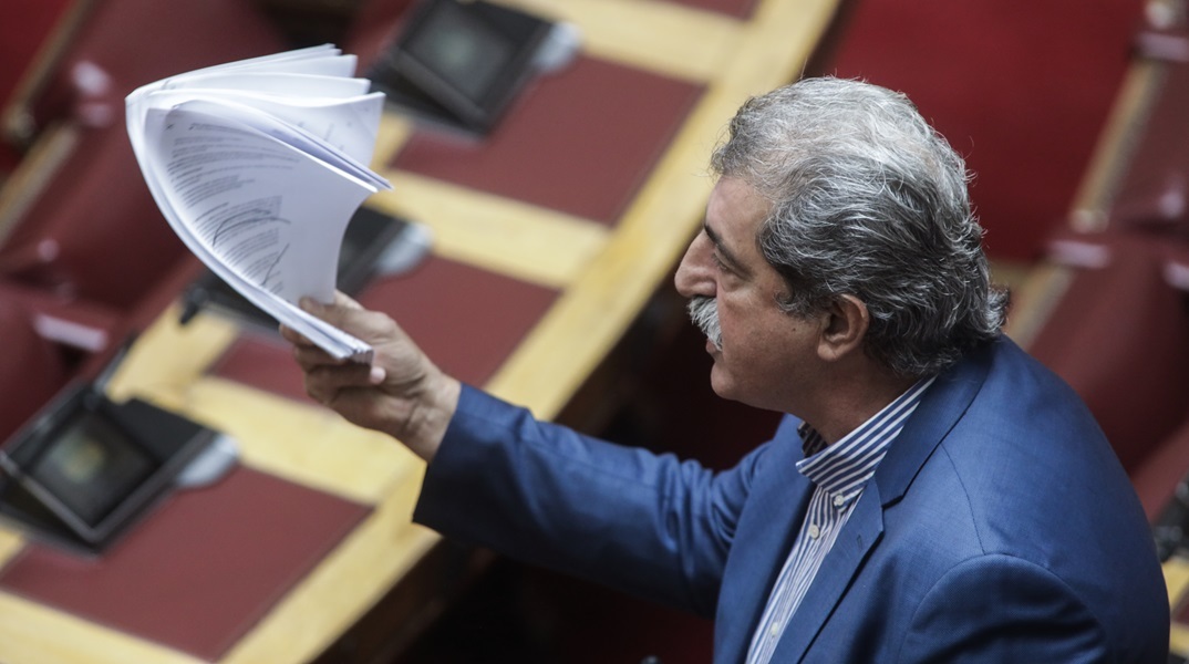 Παύλος Πολάκης για Αθηνά Λινού: Να δούμε ποιο κόμμα θα σε μαζέψει με την κλεμμένη έδρα του ΣΥΡΙΖΑ