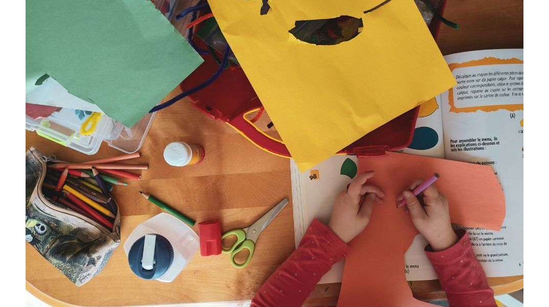 Unisex σχολικές στολές σε νηπιαγωγείο πυροδοτούν αντιδράσεις στην Ιταλία