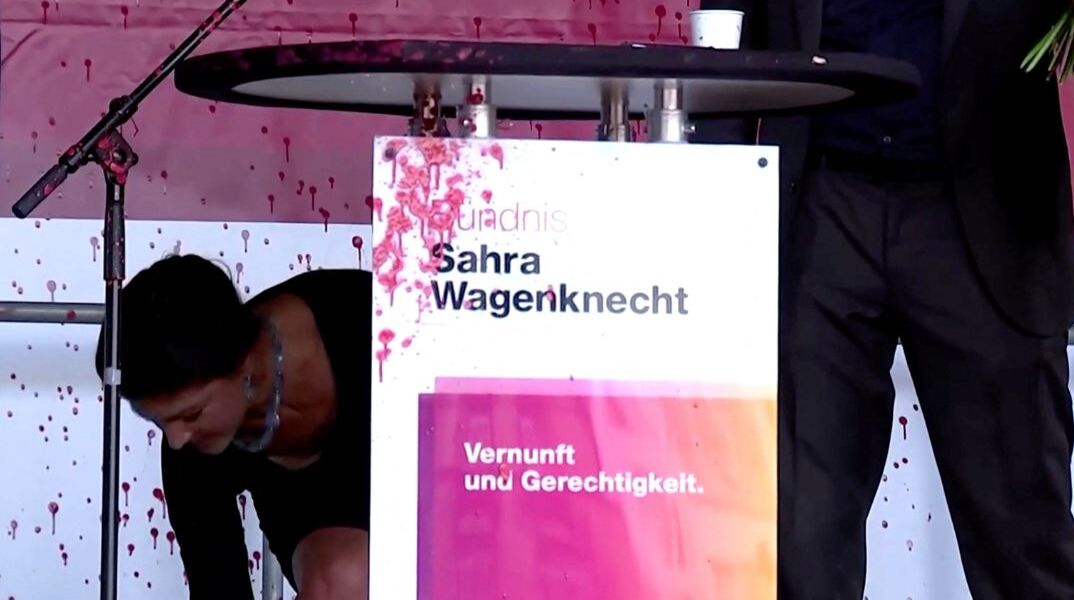 Επίθεση με μπογιά σε πολιτικό λίγο πριν τις τοπικές εκλογές στην Γερμανία