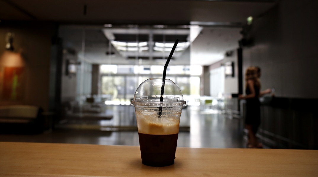 πλαστικο ποτηρι με φρεντο