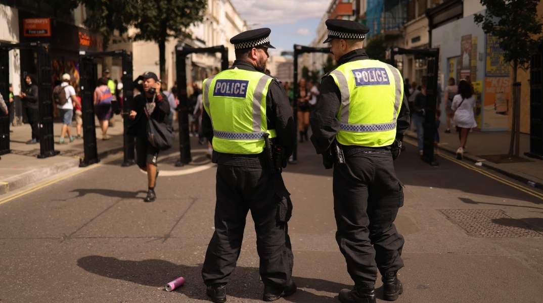 βρετανοι αστυνομικοι