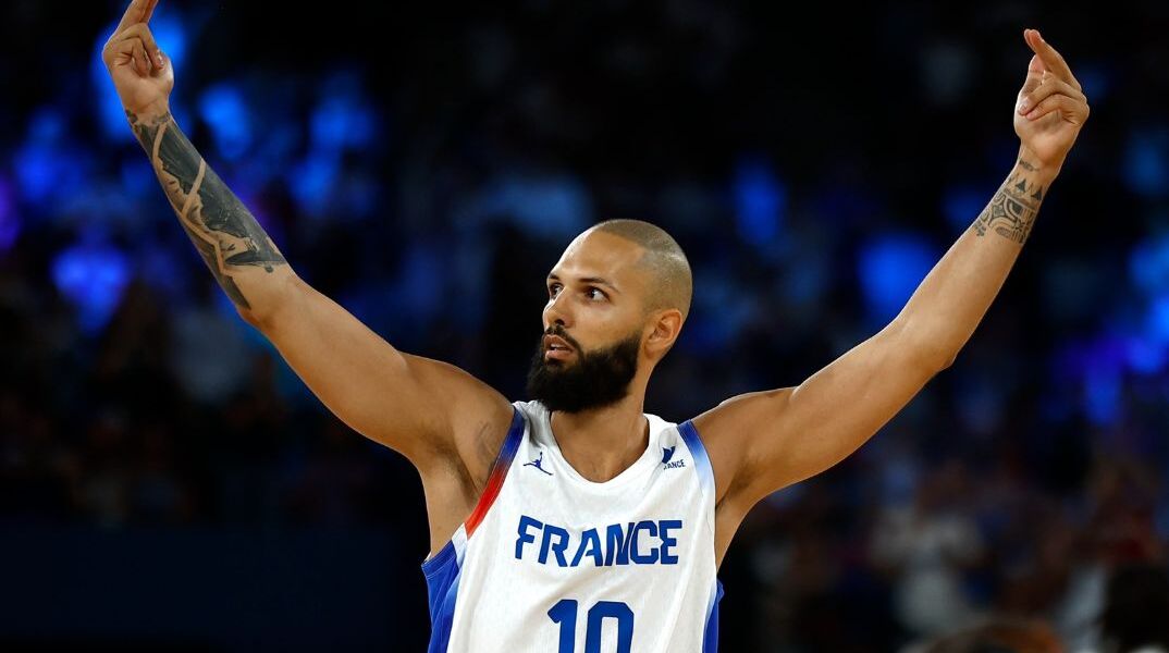 Eβάν Φουρνιέ: Ο Ολυμπιακός ανακοίνωσε τον NBAer 